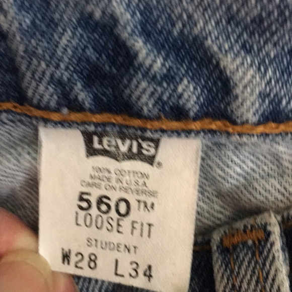 Levi’s Vintage High Rise 560 Mom Jeans - Picture 7 of 8
